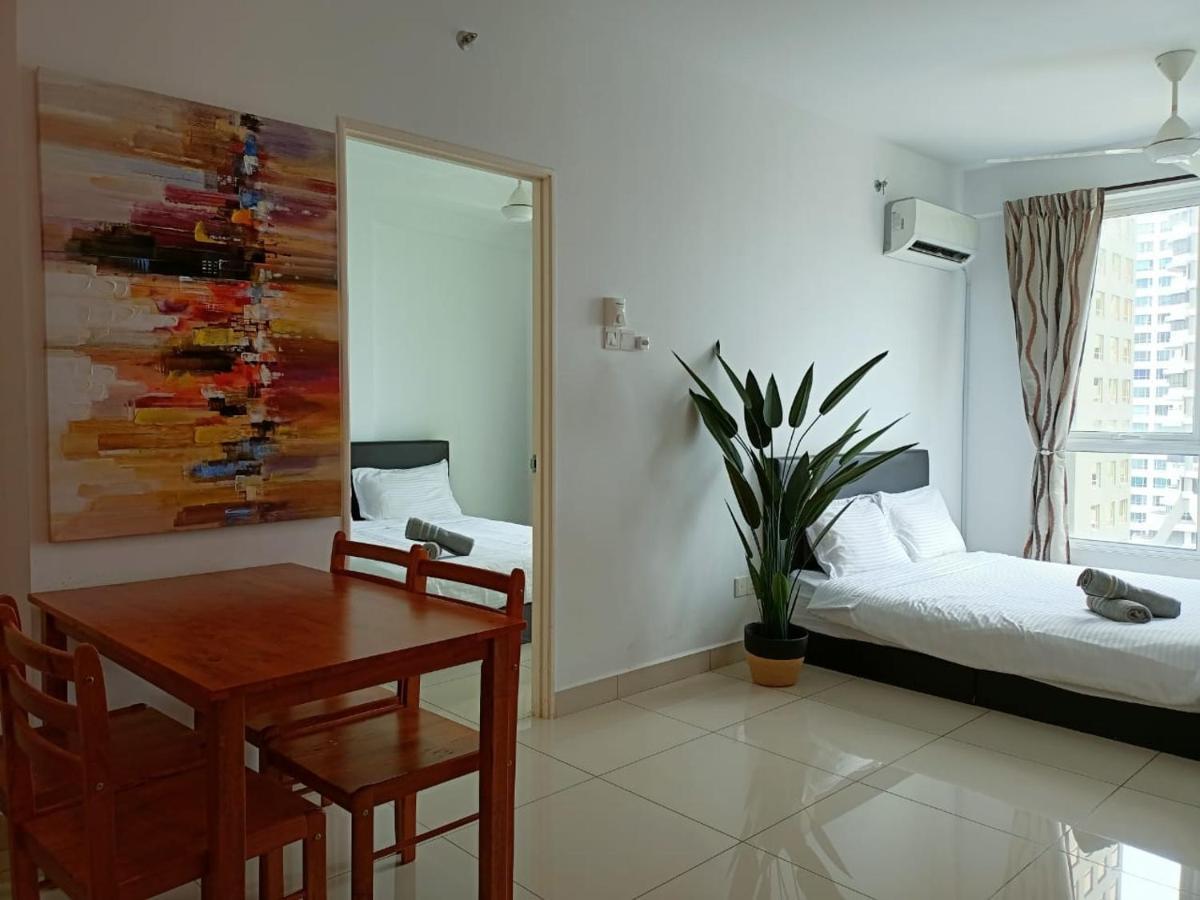 Family Suites At Mansion One By Maj George Town Dış mekan fotoğraf