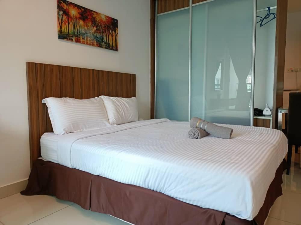 Family Suites At Mansion One By Maj George Town Dış mekan fotoğraf