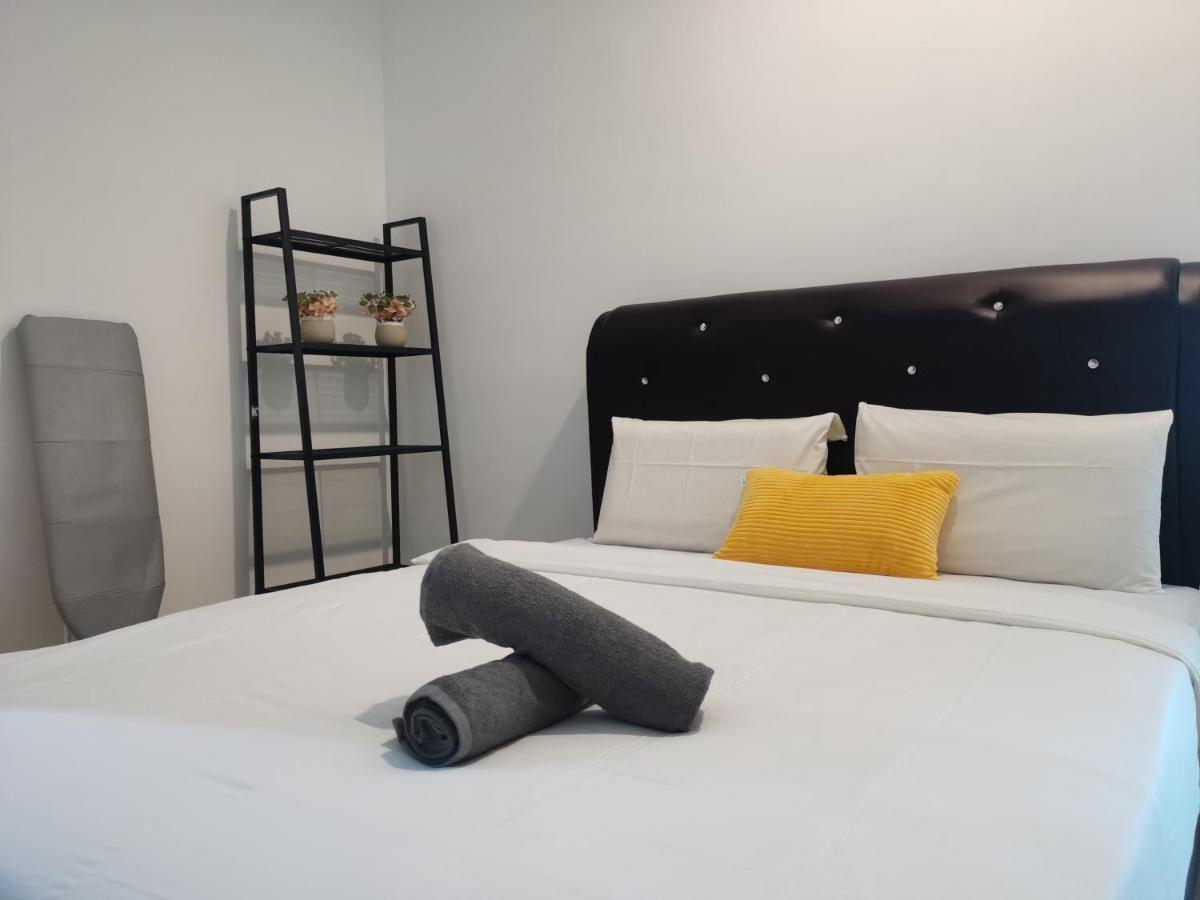 Family Suites At Mansion One By Maj George Town Dış mekan fotoğraf