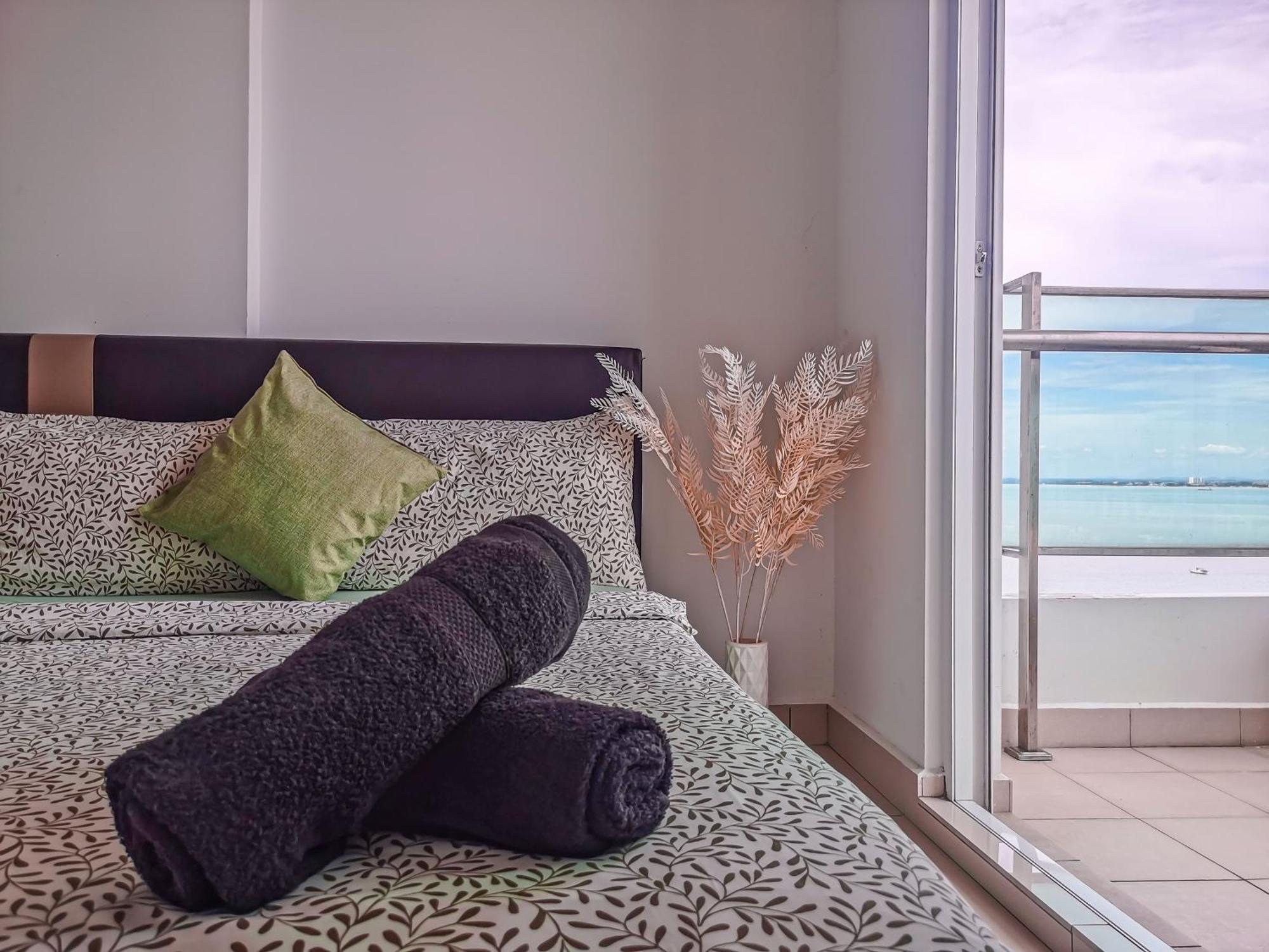 Family Suites At Mansion One By Maj George Town Dış mekan fotoğraf